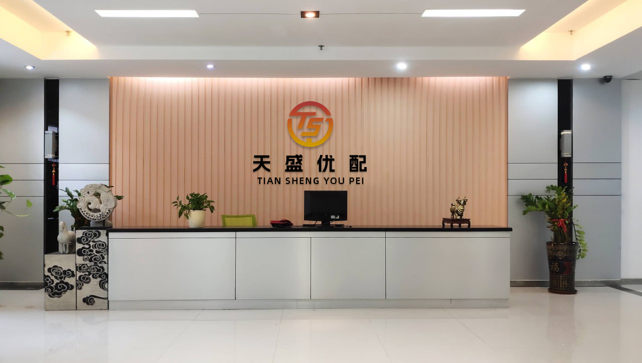 华锋优配快线 第一批iPhone17受害者：划痕、凹陷、摄像头绿屏...吐槽虽迟但到